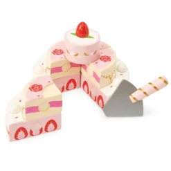 Strawberry Wedding Cake - Le Toy Van -Toy Sale Store LETV329StrawberryWeddingCake3