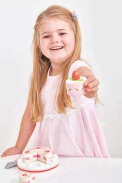 Strawberry Wedding Cake - Le Toy Van -Toy Sale Store LETV329StrawberryWeddingCake7