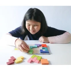 Djeco Polyssimo Sologic Game With 30 Challenges DJ8451 14 Djeco Polyssimo Sologic Game With 30 Challenges DJ8451 -Toy Sale Store PolyssimoSologicGameWith30Challenges5DragonflyToysDJ8451